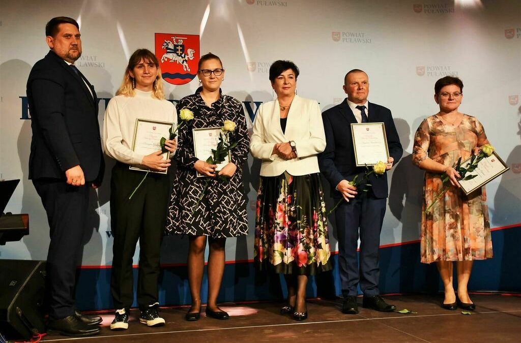 Pani Bożena Rybaniec laureatką nagrody Starosty Puławskiego